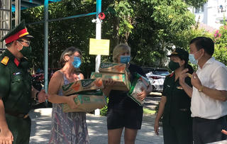 Khánh Hòa: Giúp công dân Nga vượt qua đại dịch Covid-19