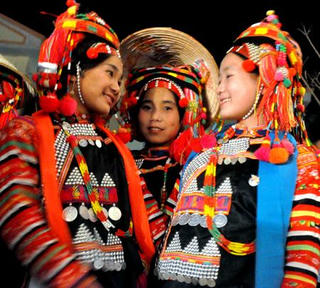 Vui Tết cùng đồng bào Hà Nhì nơi biên cương Tổ quốc