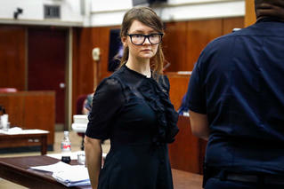 “Cô nàng lắm chiêu” khiến cả giới thượng lưu New York phải “ngậm trái đắng”