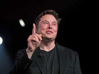 Elon Musk - Từ cậu bé tự kỷ thành người giàu nhất thế giới
