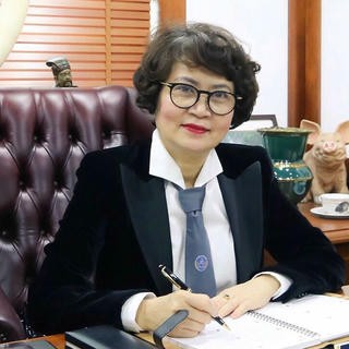 Người Việt Nam đầu tiên được Tổng thống Áo tặng thưởng Huân chương Vàng cống hiến