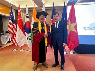 Ông Hoàng Đức Thảo - Tổng giám đốc Busadco được sắc phong 'Giáo sư - Tiến sĩ danh dự'