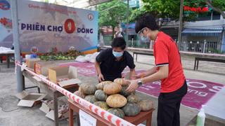 Đồng bào công giáo hỗ trợ hoàn cảnh khó khăn bị ảnh hưởng bởi dịch Covid-19 tại Hà Nội
