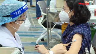 'Đi từng ngõ gõ từng nhà' chích vắc xin COVID-19 tại TP HCM