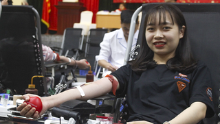 Hàng ngàn người hiến máu trong ngày đầu 'Lễ hội Xuân hồng 2019'