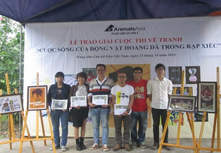 “Mua vui cho bạn, ác mộng của tôi”