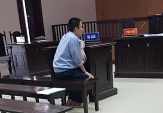 Tăng án gấp 3 lần kẻ nhiều lần làm 'trò vợ chồng' với bé gái