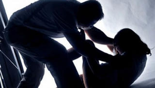 Nữ sinh lớp 10 bị 4 bạn học hiếp dâm tập thể