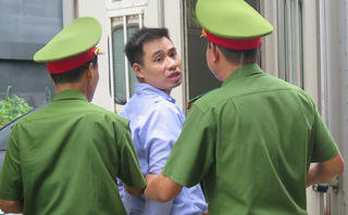 “Yêu râu xanh” đánh đập, hiếp dâm bé gái 9 tuổi lĩnh án chung thân