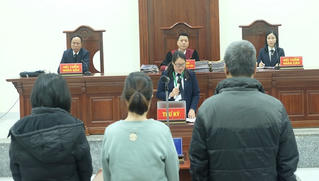 Vụ bé lớp 1 Gateway tử vong: Nữ giáo viên bật khóc nức nở 