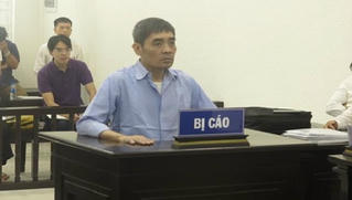 Giám đốc Công ty Anh ngữ giả mất đăng ký ô tô rồi xin cấp lại để lừa đảo