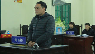 Tài xế xe chở rác chạy giờ cấm tông chết bé trai bị đề nghị mức án cao nhất đến 36 tháng tù