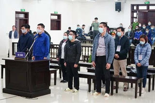 Nhiều Giáo sư, bác sỹ, cán bộ ngành y xin giảm nhẹ hình phạt cho các bị cáo CDC Hà Nội
