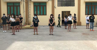 Bất chấp dịch COVID-19, 38 nam, nữ vẫn tụ tập hát karaoke