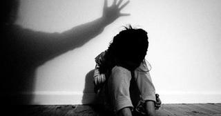 “Yêu râu xanh” xông vào trường tiểu học, giở trò với nhiều bé gái lĩnh án