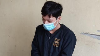 Tạm giữ đối tượng giả nữ, dùng súng nhựa cướp taxi