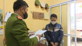 Thầy giáo đồi bại giở trò với nhiều học sinh bị bắt