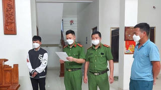 Nam sinh viên trộm cắp 11 điện thoại iPhone vì nợ nần