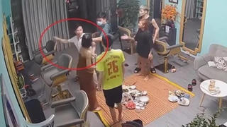 Cho ra khỏi ngành Phó Công an phường đánh phụ nữ 