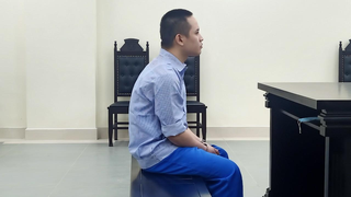 Lĩnh án vì lái xe hất người phụ nữ trên nắp capo xuống đường