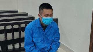 Cãi nhau với người yêu, thanh niên mang dao đi cướp 