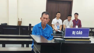 "Ma men" cắn môi người thi hành công vụ