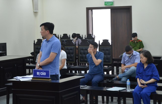 Hoãn phiên xử cựu chủ tịch công ty chứng khoán và đồng phạm lừa đảo 300 tỷ đồng