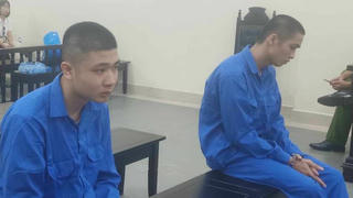 Đánh chết khách hát vì bênh nữ nhân viên karaoke, 2 thanh niên lĩnh án