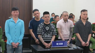 Đối tượng cầm đầu cùng đàn em chuyên cho vay lãi nặng, đòi nợ bằng chất bẩn lĩnh án