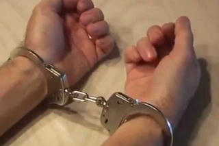 Dùng chiêu trò để chiếm đoạt tiền tỷ của bạn nối khố