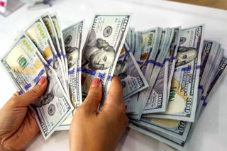 Dùng chiêu có nguồn mua USD giá rẻ, chiếm đoạt hơn 140 tỷ đồng