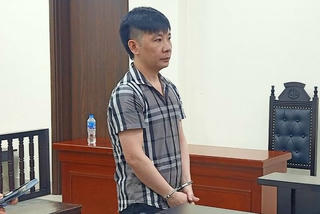 Ẩu đả sau tiếng còi của đứa trẻ