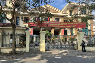 Nam sinh lớp 8 bị đánh dẫn đến tử vong ở Hà Nội: Hoãn phiên tòa vì bị cáo bị ốm