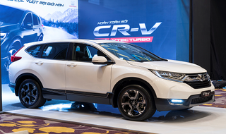 Honda Việt Nam khuyến mãi cho khách hàng mua xe CR-V và HR-V