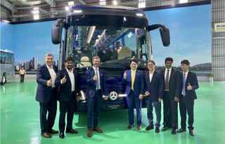 THACO AUTO hợp tác chiến lược với DAIMLER BUS và ra mắt xe bus cao cấp Mercedes-Benz