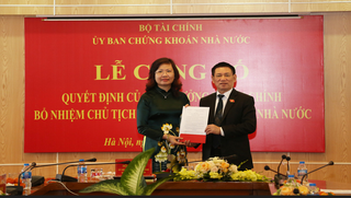 Công bố quyết định bổ nhiệm Chủ tịch Ủy ban Chứng khoán nhà nước