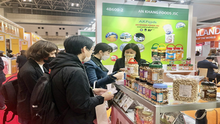 Doanh nghiệp Việt Nam đón lượng khách giao dịch lớn trong ngày đầu khai mạc Foodex Japan 2023