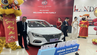 MG Cầu Giấy khai trương ra mắt 2 dòng xe chiến lược SUV MG RX5 và Sedan New MG5