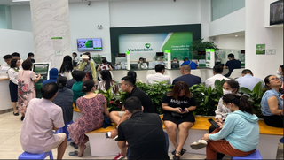Giá vàng giảm mạnh trong ngày đầu bán vàng miếng