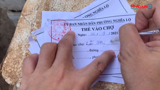 Người dân TP Quảng Ngãi ngày đầu đi chợ bằng 'tem phiếu' 