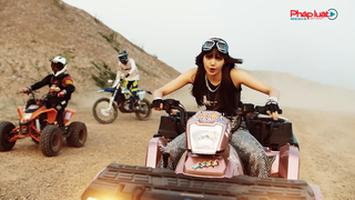 Lisa (BlackPink) - Nghệ sĩ solo sở hữu MV đạt hơn 120 triệu lượt xem nhanh nhất