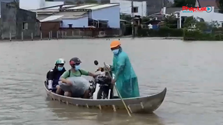 Hàng nghìn học sinh Bình Định vẫn chưa thể đến trường do mưa lụt