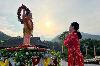 Đại Bảo tháp Mandala Tây Thiên hân hoan đón mừng Phật đản Vesak 2025