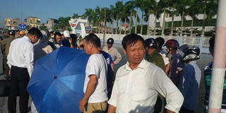 Cha tử vong khi đưa con đi thi