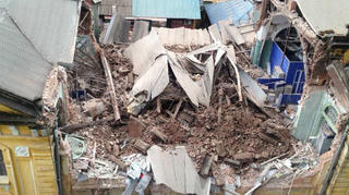 Toàn cảnh đổ nát tại ngôi biệt thự cổ phố Trần Hưng Đạo 