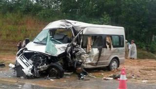 Xe rước dâu gặp nạn, 2 người thiệt mạng
