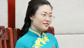Tân nữ tỉnh ủy viên 8X 