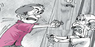 2 cụ 80 choảng nhau chảy máu miệng trên mâm cỗ họ