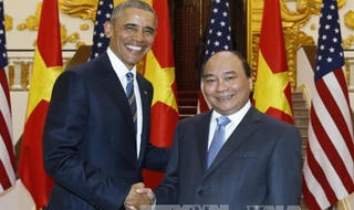 Thủ tướng Nguyễn Xuân Phúc tặng quà độc đáo cho Tổng thống Obama