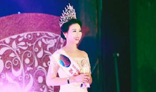 Hai hoa hậu thi 'chui' bị phạt